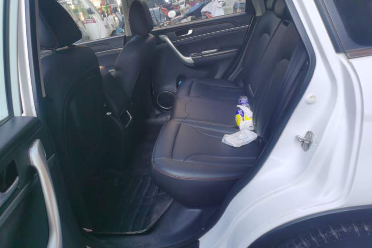 Used Haval H6 2015 Sport Edition 1.5T Automatic Two-Wheel Drive Luxury Model Left Rear Seat