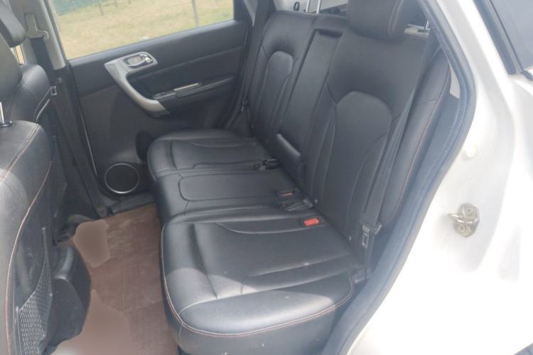 Used Haval H6 2015 Upgraded Model 1.5T Manual Two-Wheel Drive Elite Version Left Rear Seat