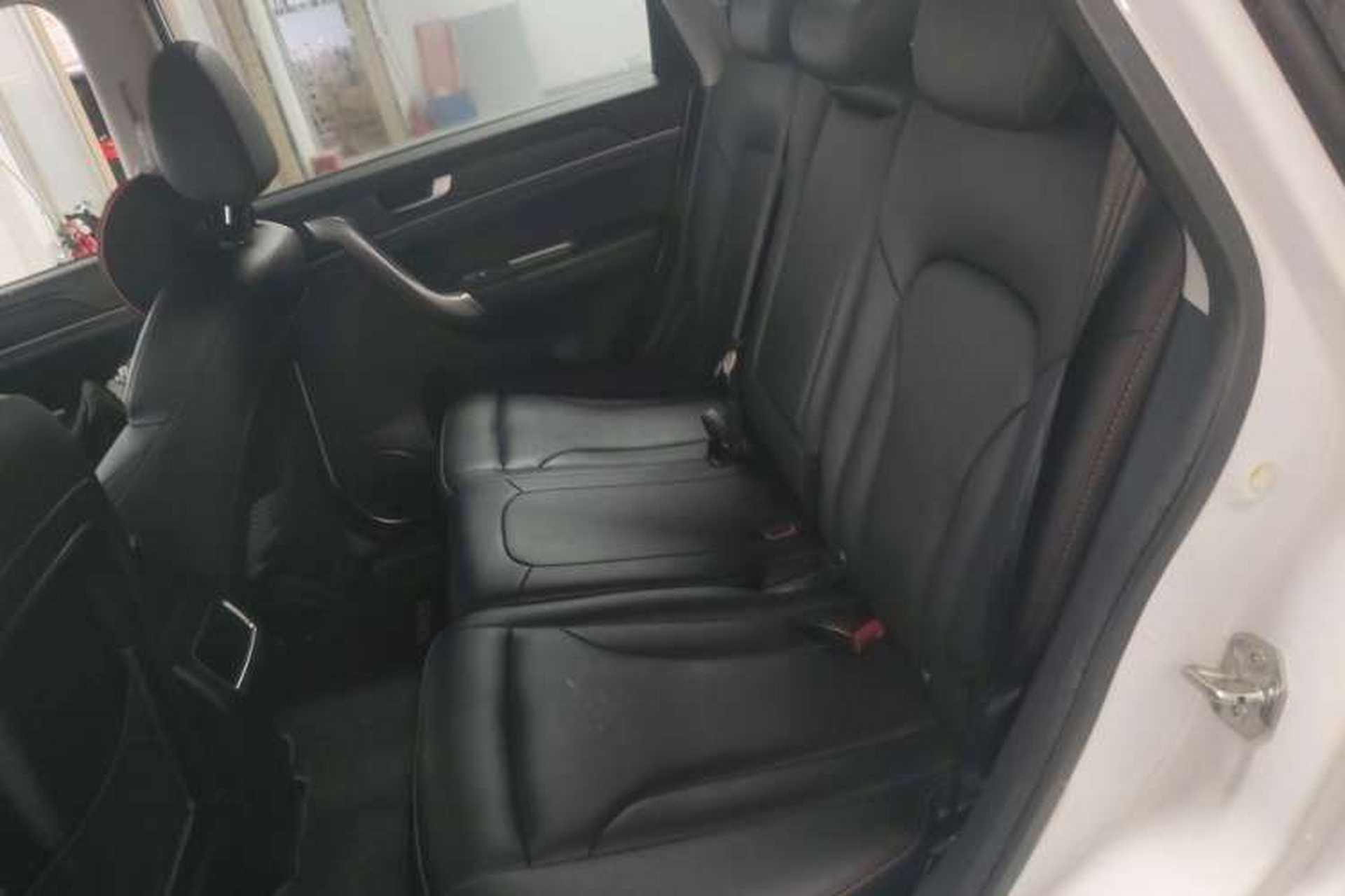 Used Haval H6 2015 Sport Edition 1.5T Automatic Two-Wheel Drive Luxury Model Left Rear Seat