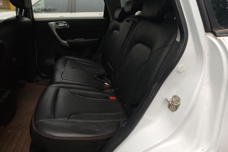 Used Haval H6 2015 Upgraded Model 1.5T Manual Two-Wheel Drive Elite Version Left Rear Seat