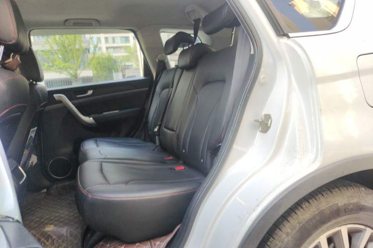 Used Haval H6 2015 Sport Edition 1.5T Automatic Two-Wheel Drive Luxury Model Left Rear Seat