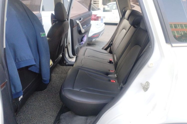 Used Haval H6 2015 Revised Version Sport Edition 1.5T Manual Transmission Two-Wheel Drive Elite Grade Left Rear Seat