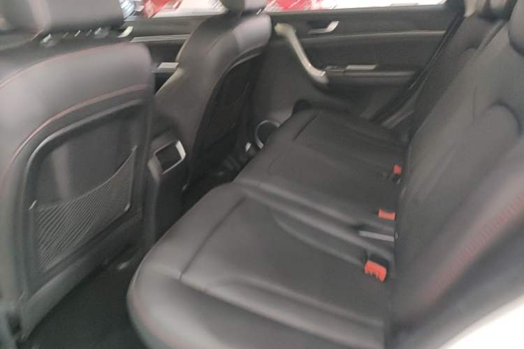 Used Haval H6 2015 Sport Edition 1.5T Automatic Two-Wheel Drive Luxury Model Left Rear Seat
