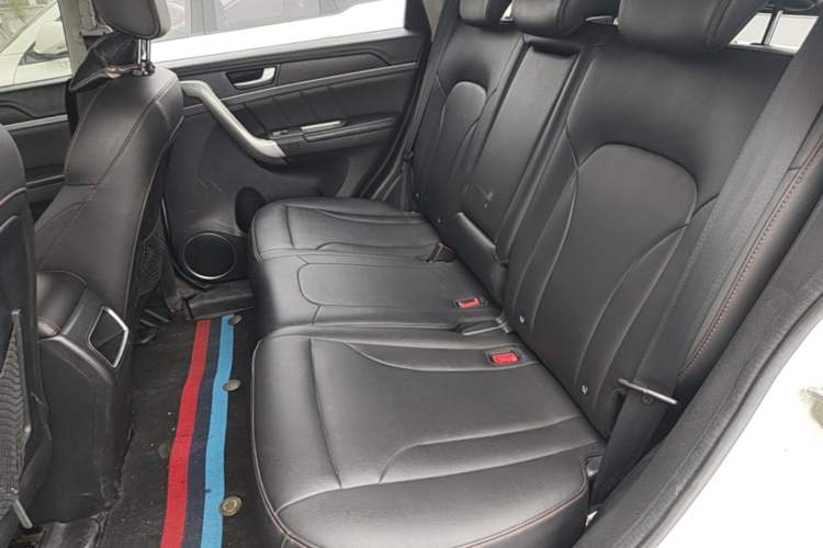 Used Haval H6 2015 Sport Edition 1.5T Automatic Two-Wheel Drive Luxury Model Left Rear Seat