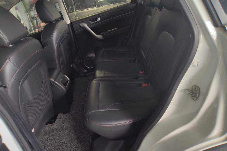Used Haval H6 2015 Sport Edition 1.5T Automatic Two-Wheel Drive Luxury Model Left Rear Seat