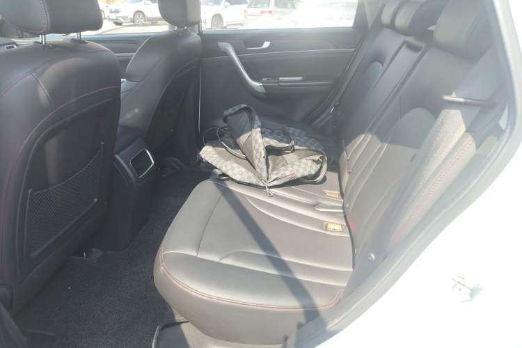 Used Haval H6 2015 Sport Edition 1.5T Automatic Two-Wheel Drive Luxury Model Left Rear Seat