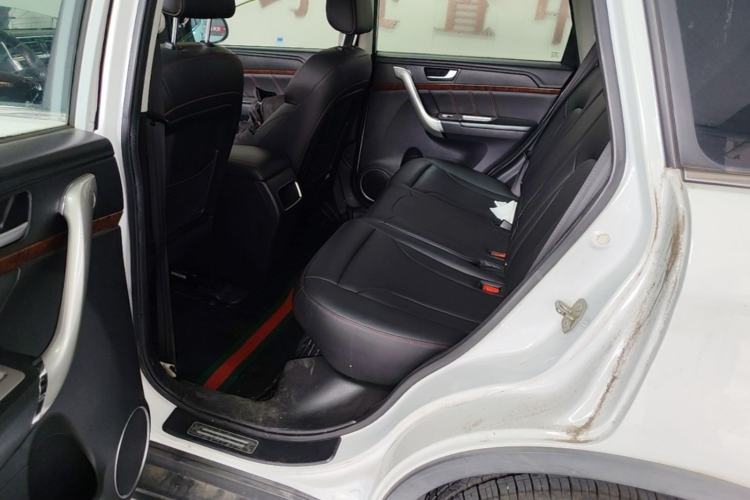 Used Haval H6 2015 Revised Version Sport Edition 1.5T Manual Transmission Two-Wheel Drive Elite Grade Left Rear Seat