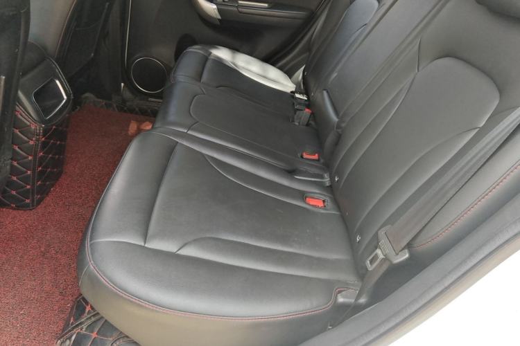 Used Haval H6 2015 Revised Version Sport Edition 1.5T Manual Transmission Two-Wheel Drive Elite Grade Left Rear Seat