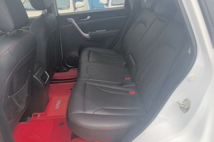 Used Haval H6 2015 Sport Edition 1.5T Automatic Two-Wheel Drive Luxury Model Left Rear Seat