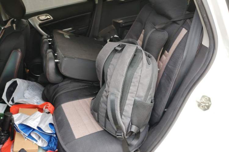 Used Haval H6 2015 Upgraded Model 1.5T Manual Two-Wheel Drive Elite Version Left Rear Seat
