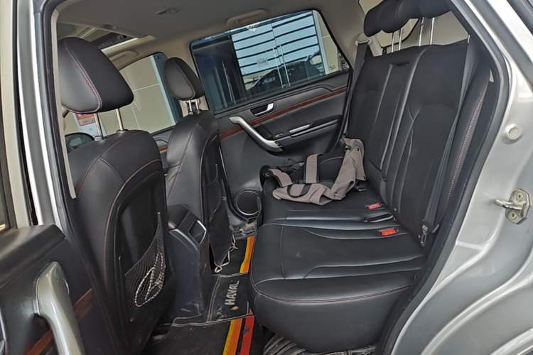 Used Haval H6 2015 Revised Version Sport Edition 1.5T Manual Transmission Two-Wheel Drive Elite Grade Left Rear Seat