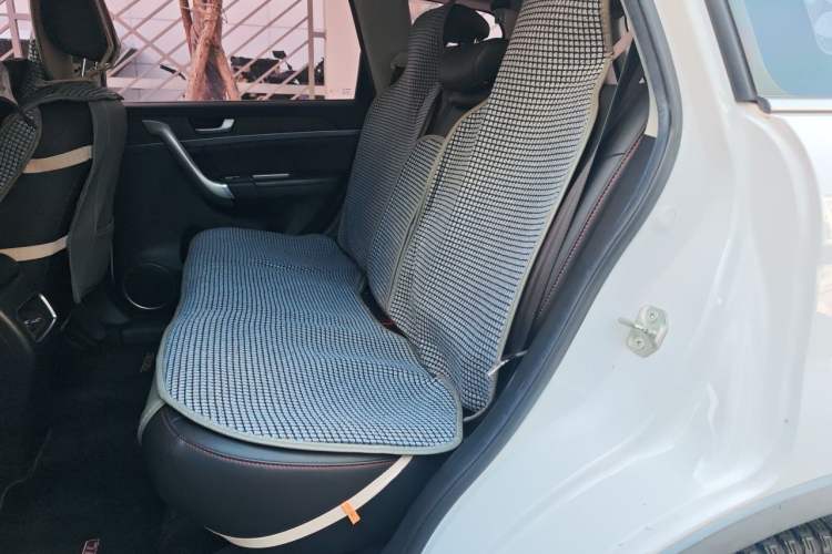 Used Haval H6 2015 Sport Edition 1.5T Automatic Two-Wheel Drive Luxury Model Left Rear Seat