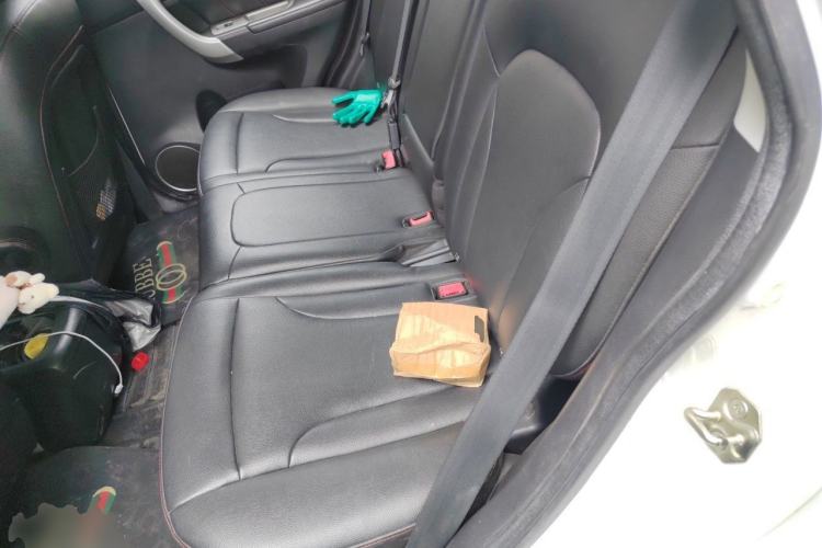 Used Haval H6 2015 Upgraded Model 1.5T Manual Two-Wheel Drive Elite Version Left Rear Seat