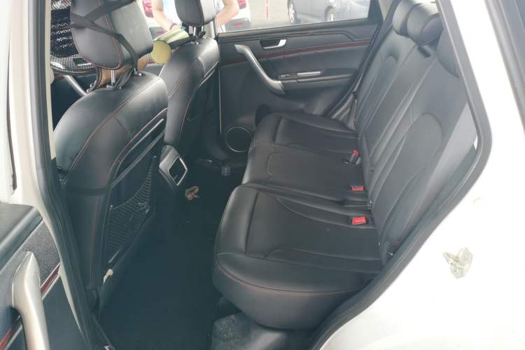 Used Haval H6 2015 Revised Version Sport Edition 1.5T Manual Transmission Two-Wheel Drive Elite Grade Left Rear Seat