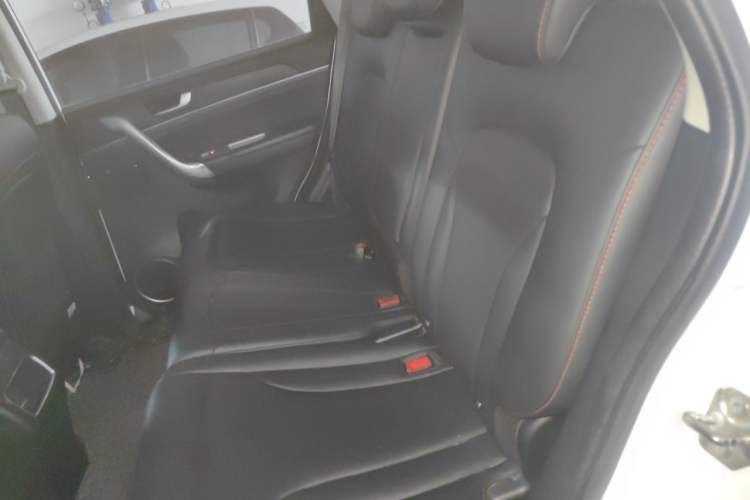 Used Haval H6 2015 Sport Edition 1.5T Automatic Two-Wheel Drive Luxury Model Left Rear Seat