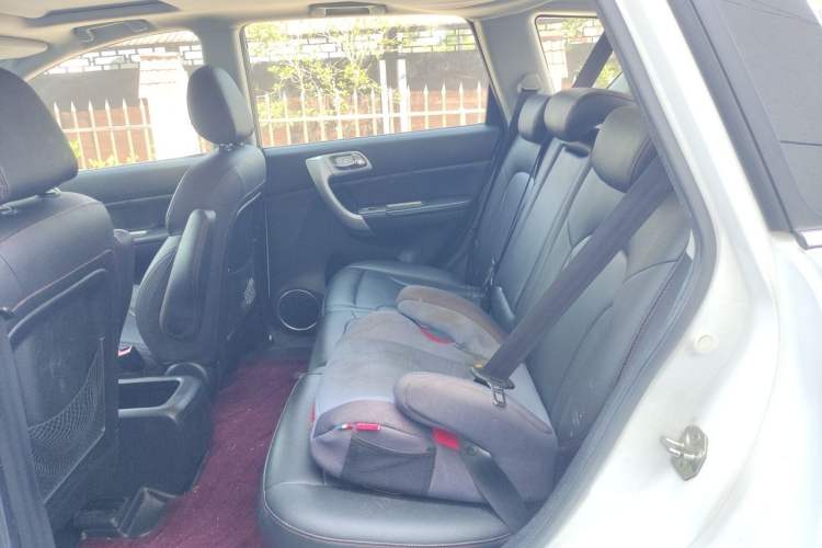 Used Haval H6 2015 Upgraded Model 1.5T Manual Two-Wheel Drive Elite Version Left Rear Seat