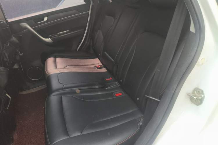 Used Haval H6 2015 Sport Edition 1.5T Automatic Two-Wheel Drive Luxury Model Left Rear Seat