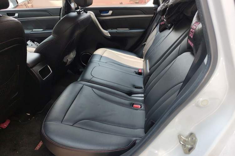 Used Haval H6 2015 Sport Edition 1.5T Automatic Two-Wheel Drive Luxury Model Left Rear Seat
