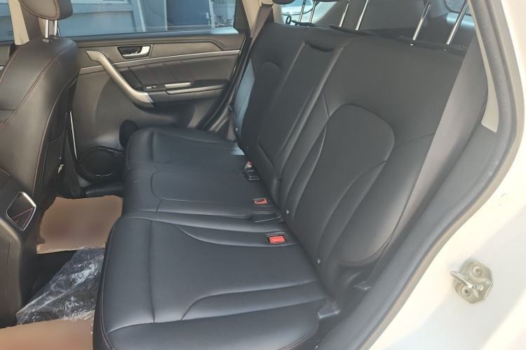 Used Haval H6 2015 Sport Edition 1.5T Automatic Two-Wheel Drive Luxury Model Left Rear Seat