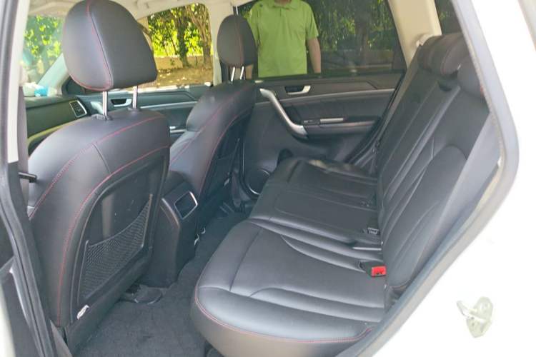 Used Haval H6 2015 Sport Edition 1.5T Automatic Two-Wheel Drive Luxury Model Left Rear Seat