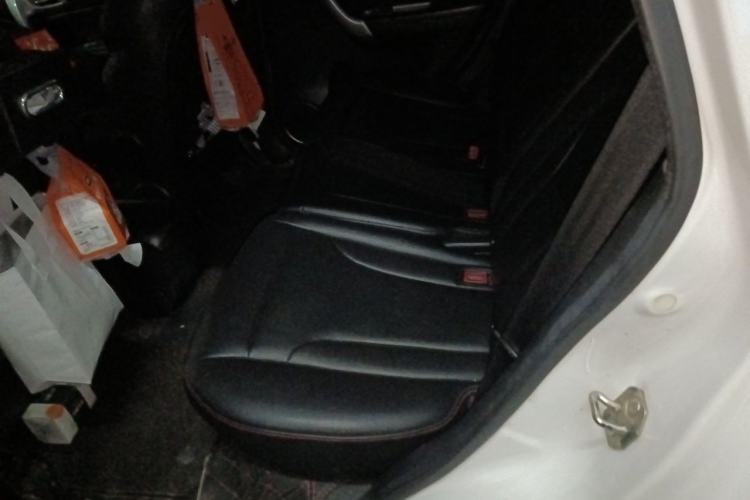 Used Haval H6 2015 Upgraded Model 1.5T Manual Two-Wheel Drive Elite Version Left Rear Seat