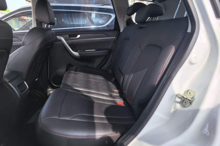Used Haval H6 2015 Sport Edition 1.5T Automatic Two-Wheel Drive Luxury Model Left Rear Seat