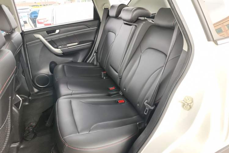 Used Haval H6 2015 Sport Edition 1.5T Automatic Two-Wheel Drive Luxury Model Left Rear Seat