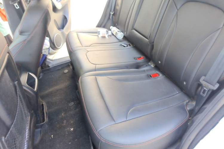 Used Haval H6 2015 Sport Edition 1.5T Automatic Two-Wheel Drive Luxury Model Left Rear Seat