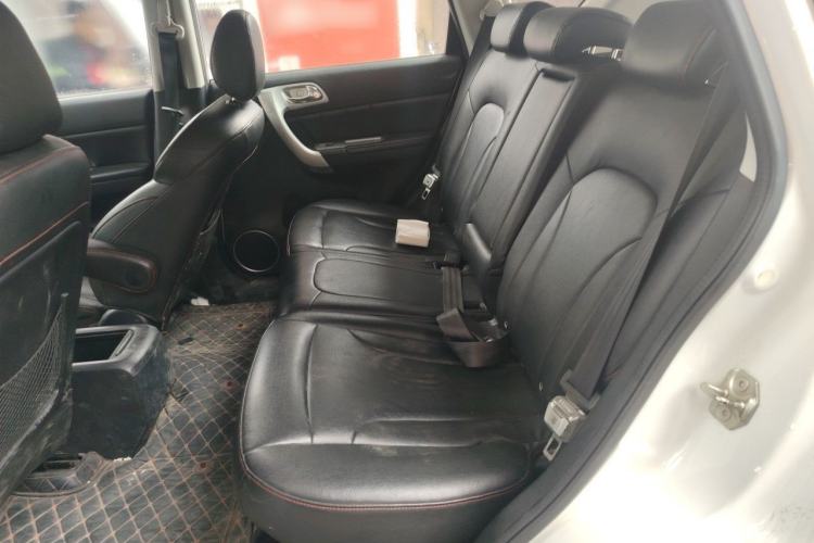 Used Haval H6 2015 Upgraded Model 1.5T Manual Two-Wheel Drive Elite Version Left Rear Seat