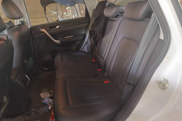 Used Haval H6 2015 Sport Edition 1.5T Automatic Two-Wheel Drive Luxury Model Left Rear Seat