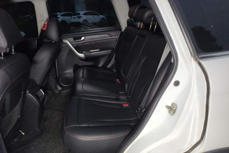 Used Haval H6 2015 Sport Edition 1.5T Automatic Two-Wheel Drive Luxury Model Left Rear Seat