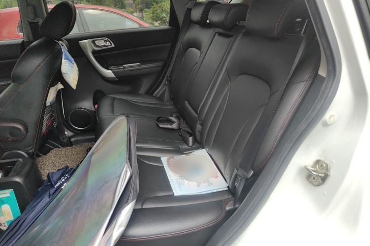 Used Haval H6 2015 Upgraded Model 1.5T Manual Two-Wheel Drive Elite Version Left Rear Seat