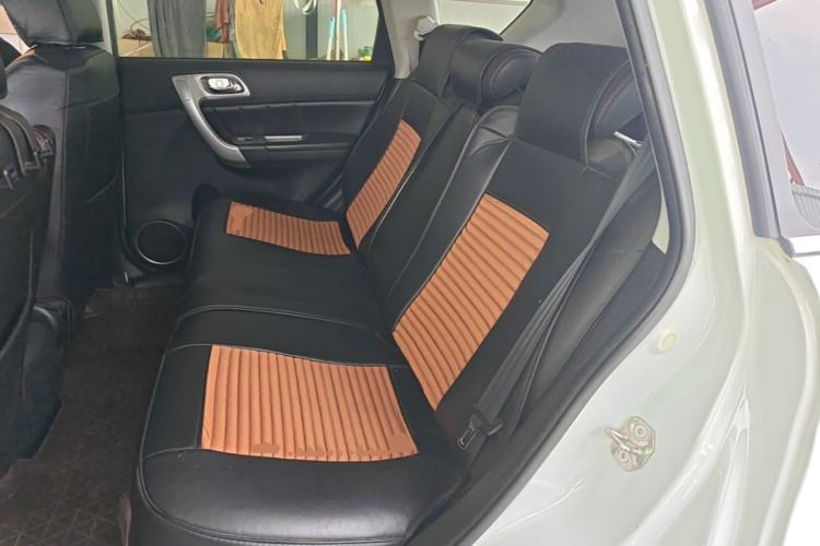 Used Haval H6 2015 Upgraded Model 1.5T Manual Two-Wheel Drive Elite Version Left Rear Seat