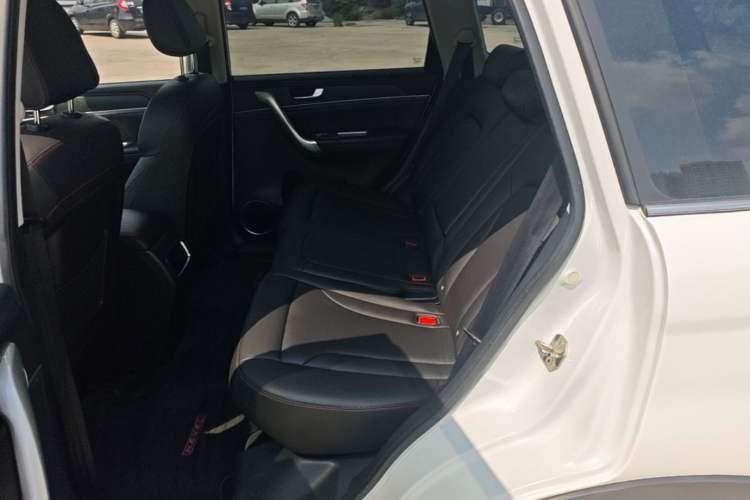 Used Haval H6 2015 Sport Edition 1.5T Automatic Two-Wheel Drive Luxury Model Left Rear Seat