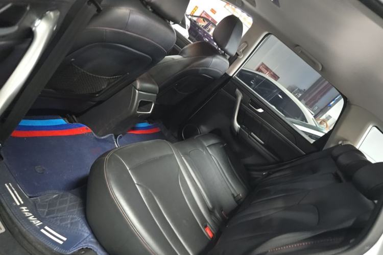 Used Haval H6 2015 Sport Edition 1.5T Automatic Two-Wheel Drive Luxury Model Left Rear Seat