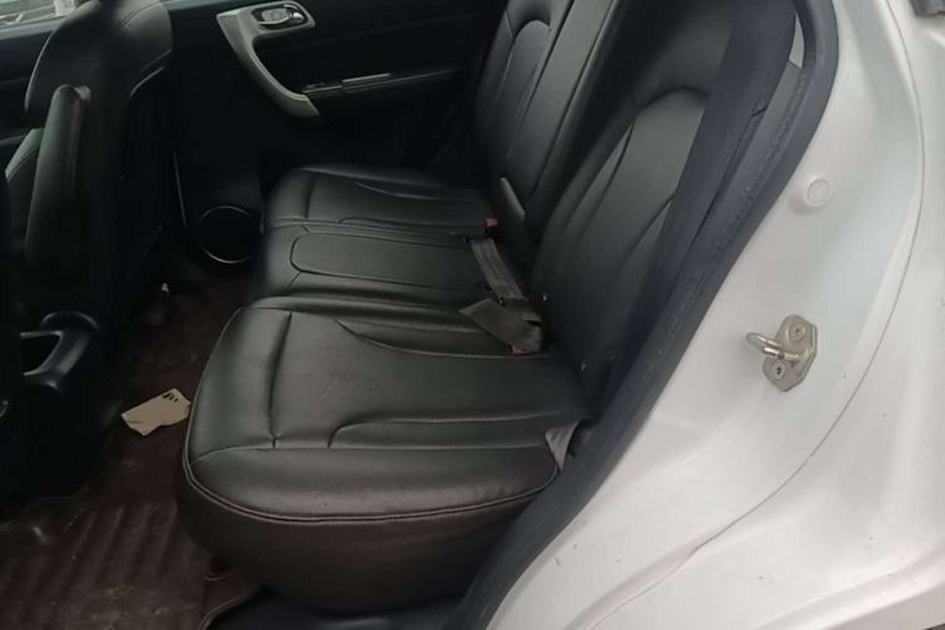 Used Haval H6 2015 Upgraded Model 1.5T Manual Two-Wheel Drive Elite Version Left Rear Seat