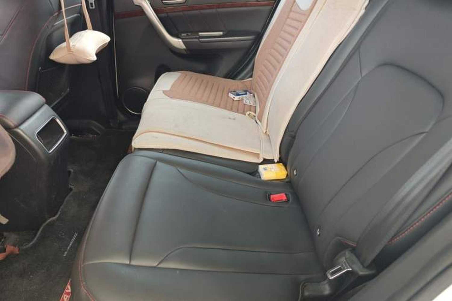 Used Haval H6 2015 Revised Version Sport Edition 1.5T Manual Transmission Two-Wheel Drive Elite Grade Left Rear Seat