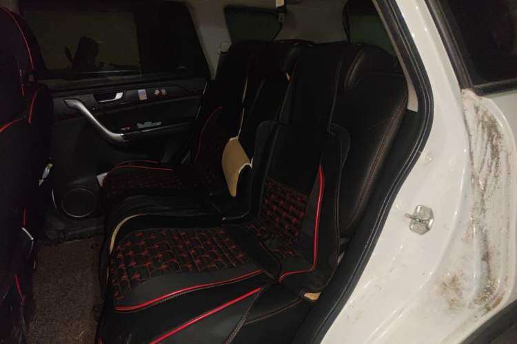 Used Haval H6 2015 Revised Version Sport Edition 1.5T Manual Transmission Two-Wheel Drive Elite Grade Left Rear Seat