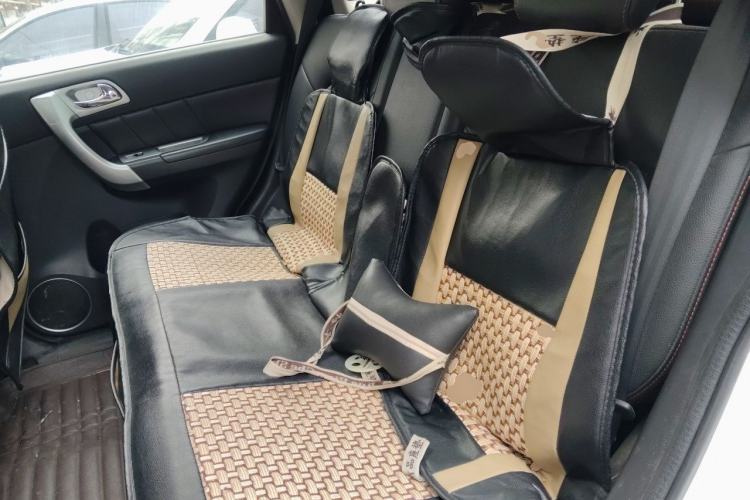 Used Haval H6 2015 Upgraded Model 1.5T Manual Two-Wheel Drive Elite Version Left Rear Seat