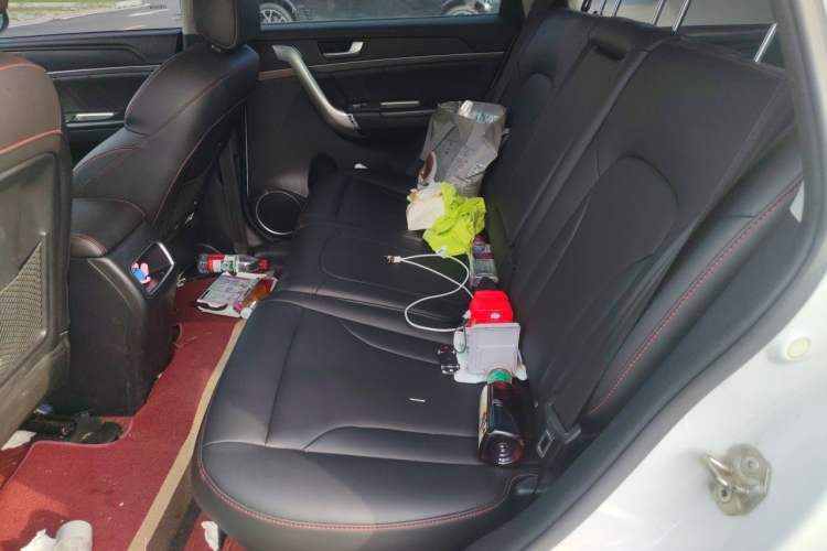 Used Haval H6 2015 Sport Edition 1.5T Automatic Two-Wheel Drive Luxury Model Left Rear Seat