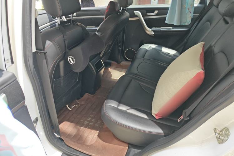 Used Haval H6 2015 Sport Edition 1.5T Automatic Two-Wheel Drive Luxury Model Left Rear Seat