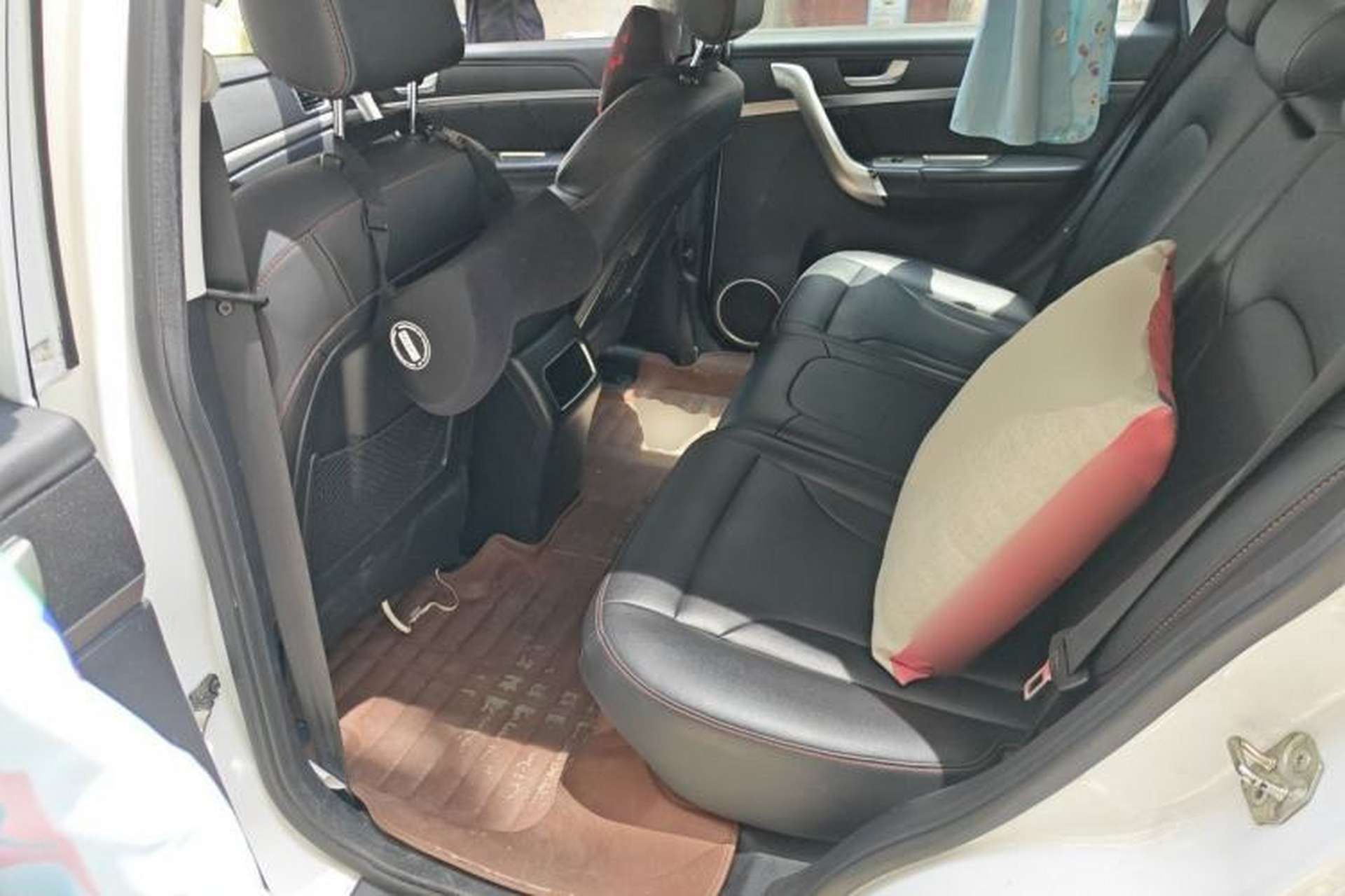 Used Haval H6 2015 Sport Edition 1.5T Automatic Two-Wheel Drive Luxury Model Left Rear Seat