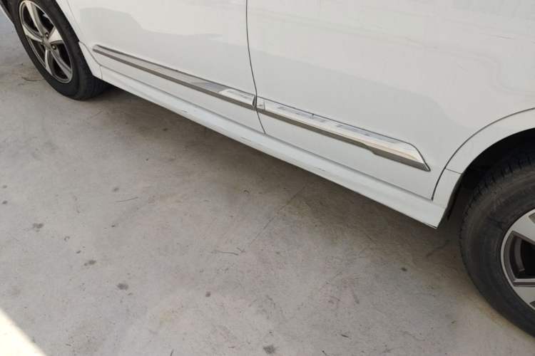 Used Haval H6 2015 Upgraded Model 1.5T Manual Two-Wheel Drive Elite Version Left Side Sill