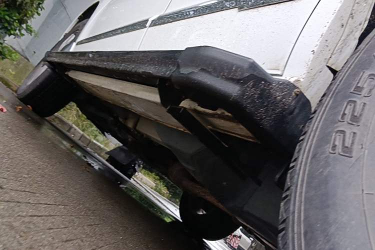 Used Haval H6 2015 Upgraded Model 1.5T Manual Two-Wheel Drive Elite Version Left Side Sill