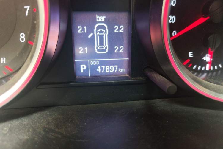 Used Haval H6 2015 Sport Edition 1.5T Automatic Two-Wheel Drive Luxury Model Odometer Close Up