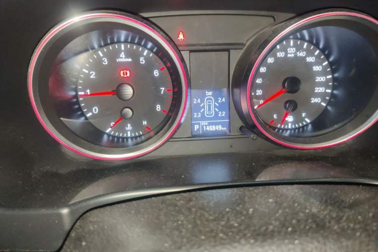 Used Haval H6 2015 Sport Edition 1.5T Automatic Two-Wheel Drive Luxury Model Odometer Close Up