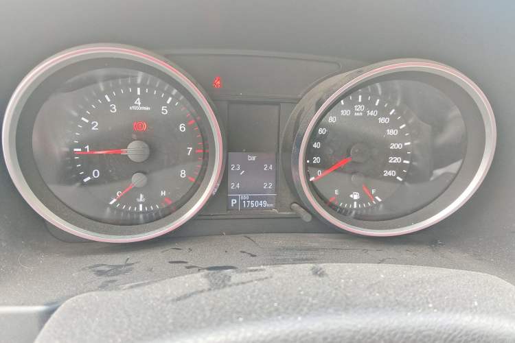 Used Haval H6 2015 Sport Edition 1.5T Automatic Two-Wheel Drive Luxury Model Odometer Close Up