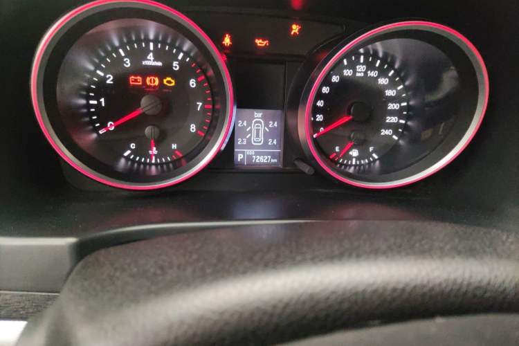 Used Haval H6 2015 Sport Edition 1.5T Automatic Two-Wheel Drive Luxury Model Odometer Close Up