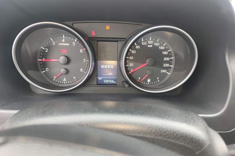 Used Haval H6 2015 Upgraded Model 1.5T Manual Two-Wheel Drive Elite Version Odometer Close Up