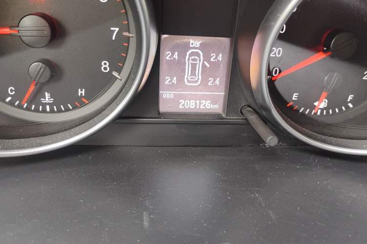 Used Haval H6 2015 Upgraded Model 1.5T Manual Two-Wheel Drive Elite Version Odometer Close Up